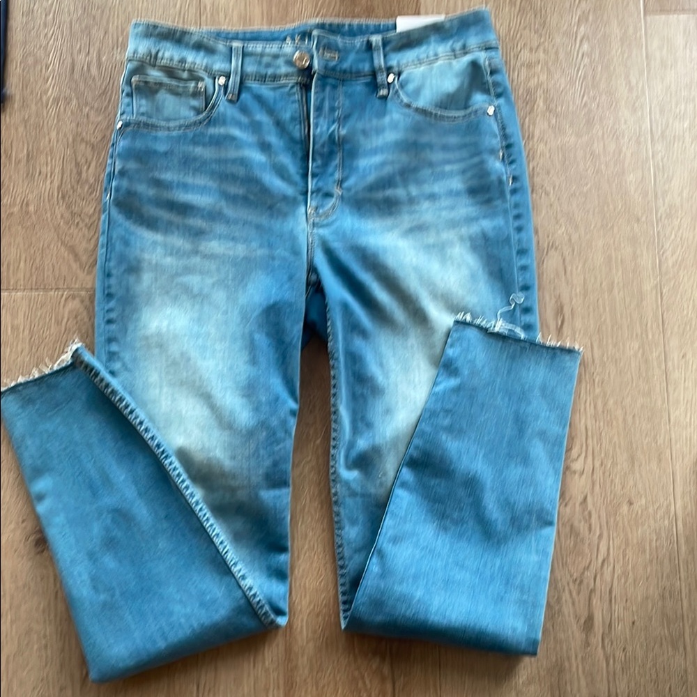 White House Black Market - size 8 High Rise Skinny Ankle Jeans